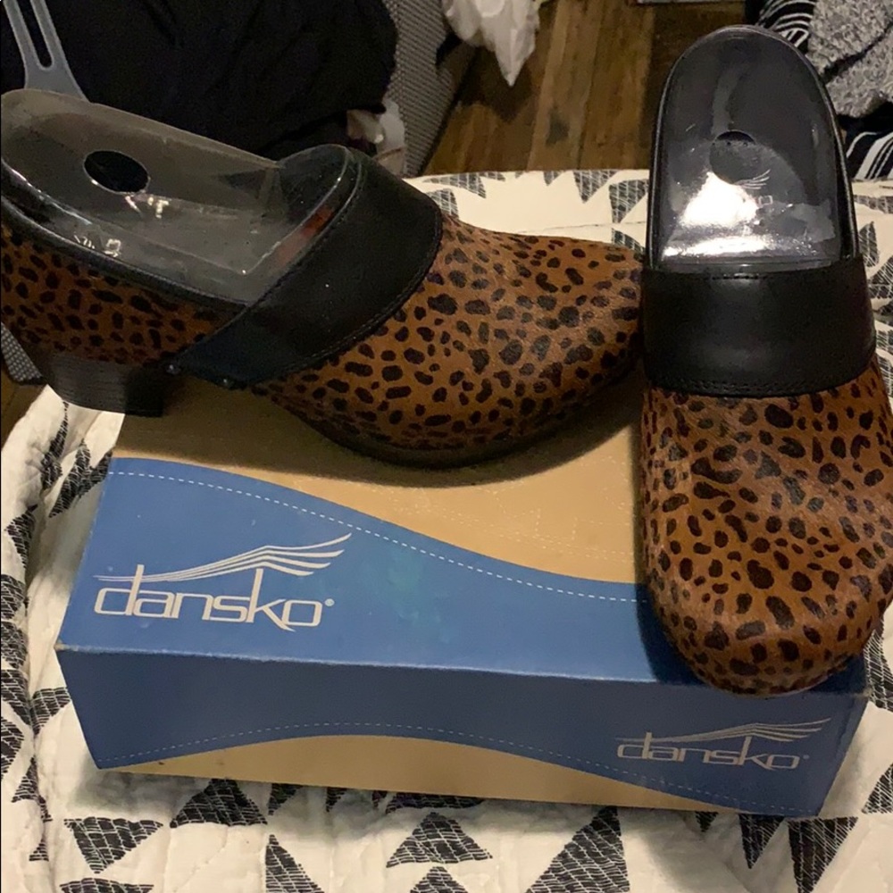 Dansko Prima Hair Calf Cheetah Size 38 NIB